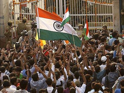 amerikai, indiai munkan&eacute;lk&uuml;lis&eacute;g