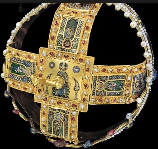 kereszt pant szent korona mag n&eacute;pe